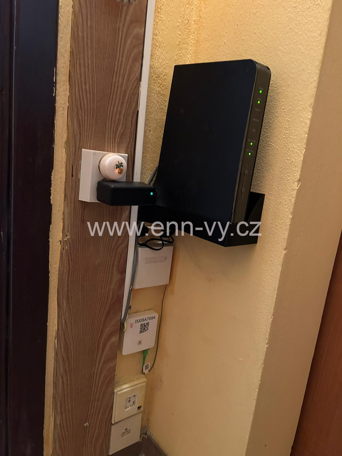 Držák na router Seagecom 5670 